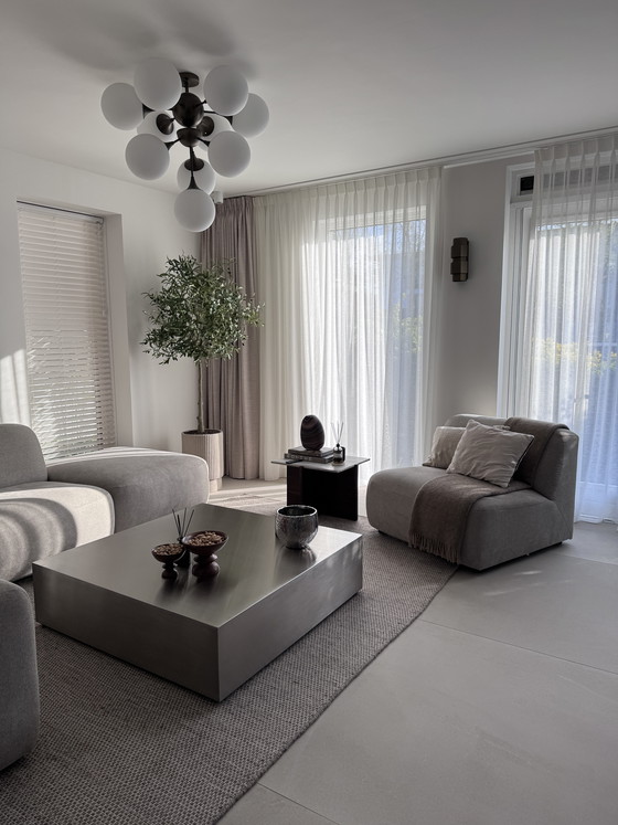 Image 1 of Table basse en acier inoxydable - Dimensions : 120 x 120 cm, hauteur : 30 cm