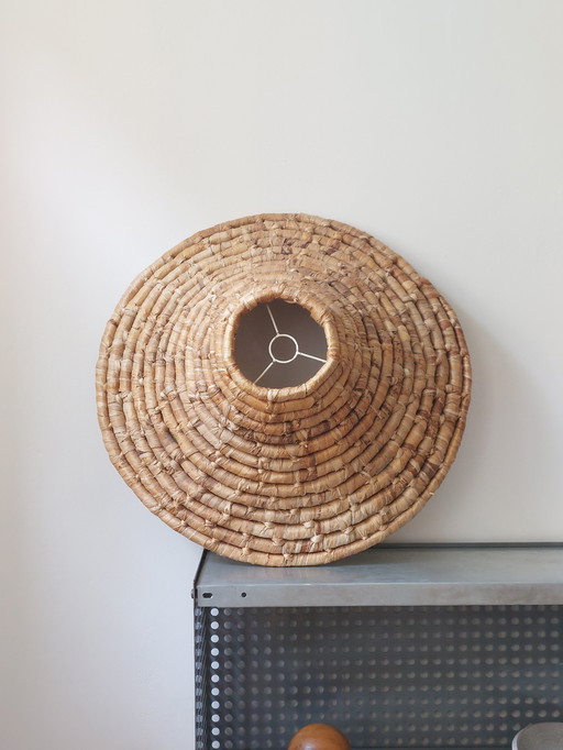Außergewöhnlich grosser geflochtener Lampenschirm Boho Schilfgras Korblampe