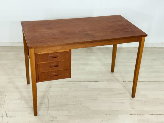 Image 1 of Deens bureau / Teakhouten tafel / Damestafel / Vintage bureau