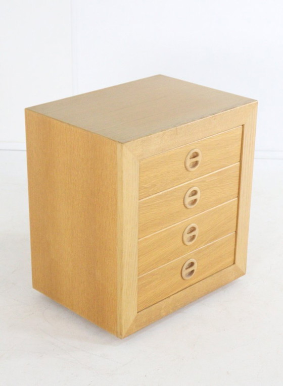 Image 1 of Ensemble de 2 tables de chevet en chêne vintage