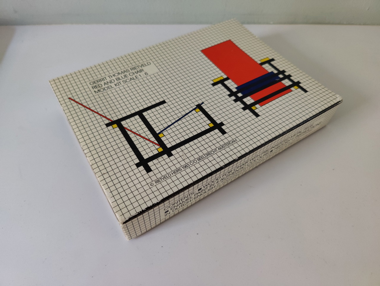 Silla roja y azul Rietveld en miniatura, 1983