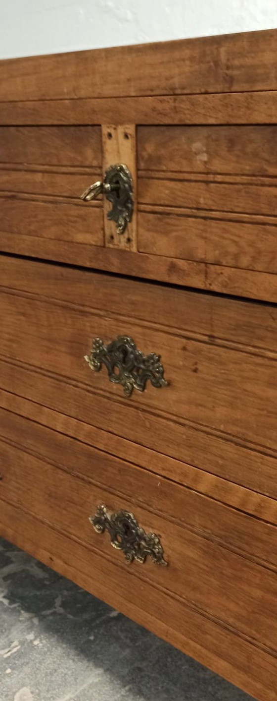 Image 1 of commode ancienne