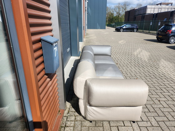 Image 1 of Divano da esterno Butterfly di B&B Italia, disegnato da Patricia Urquiola