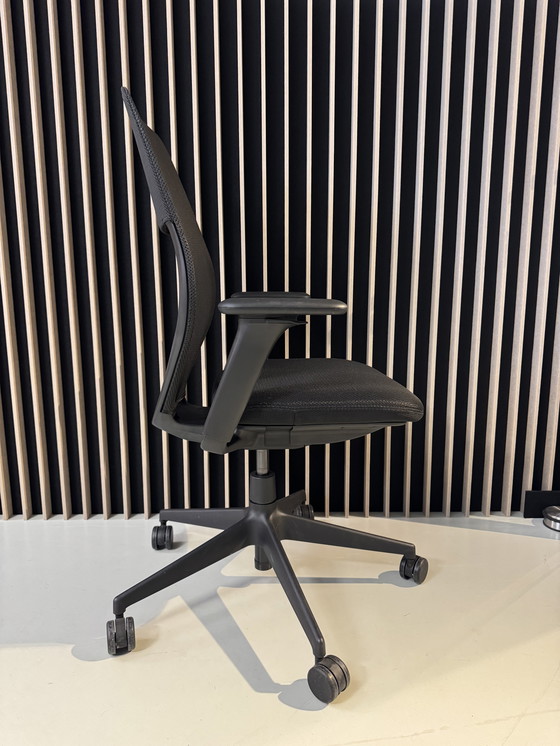 Image 1 of Silla de oficina ligera Vitra ACX