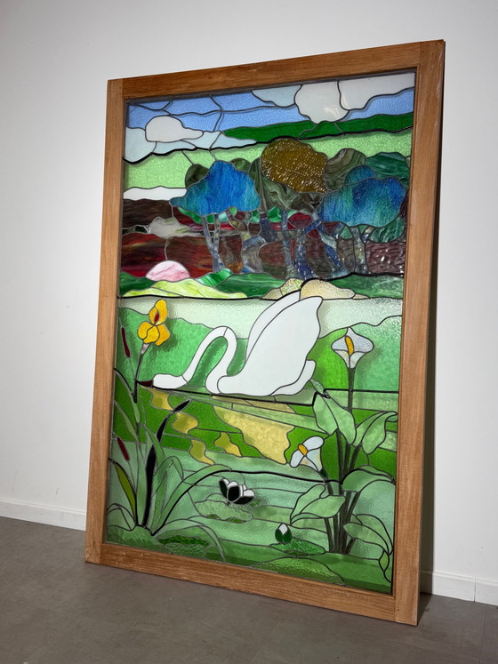 Großes Buntglasfenster mit Schwanenlandschaft – Dekoration (photo 3 of 6)