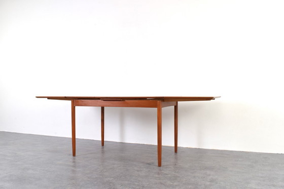 Image 1 of Table de salle à manger extensible en teck danois, style milieu du XXe siècle, années 1960.