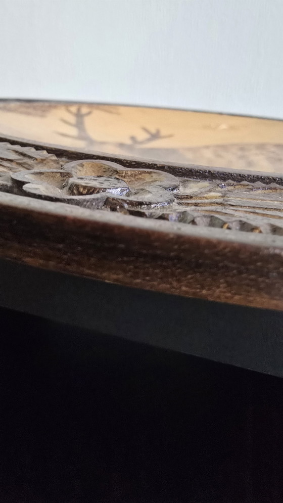 Piatto in legno intagliato a mano vintage Foresta Nera – 28cm Decorazione cervo pirografato (photo 2 of 15)