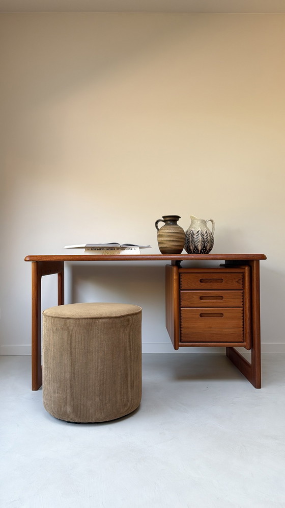 Image 1 of Vintage Deens designbureau gemaakt van teak hout door Dyrlund