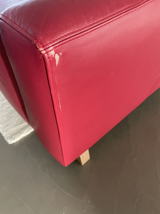 Image 1 of Red leather bench, brand Leolux