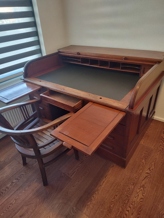 Image 1 of Großer antiker Schreibtisch