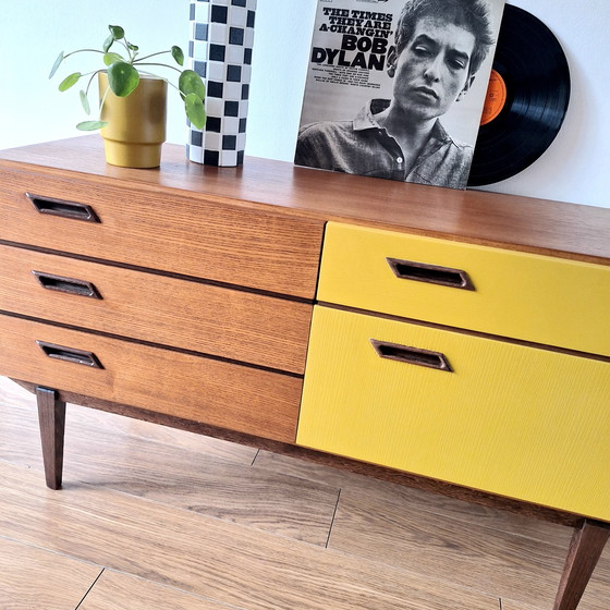 Image 1 of piccola credenza vintage