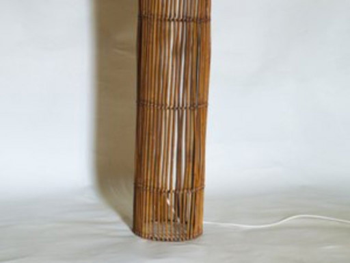 Lampadaire en rotin du milieu du siècle, dans le style de Louis Sognot, années 1960 Support pour plantes fait main en bambou nat