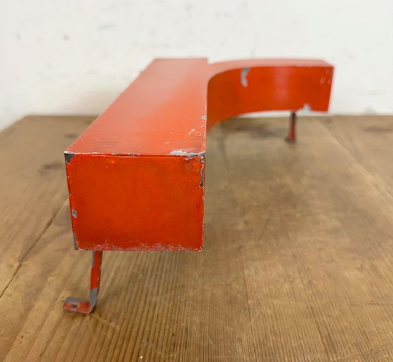 Image 1 of Lettera R in ferro rosso vintage, anni '70