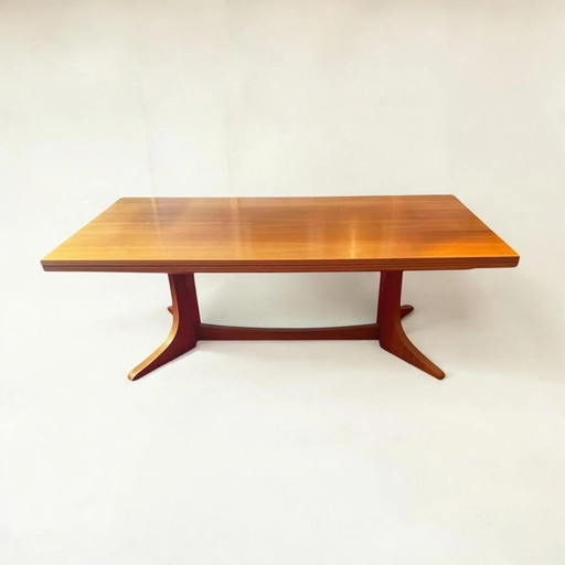 Vintage uitschuifbare en in hoogte verstelbare salontafel van houtfineer en massief houten poten, Duitsland jaren 60/70.