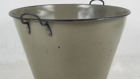 Antique brown metallic cauldron (c.1920) #4 – Decorative Objects, Rustic (photo 3 of 9)