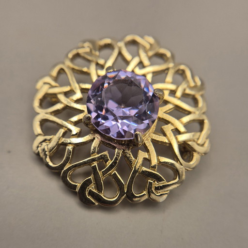 Broche vintage JAF en forme de nœud celtique écossais, épingle à kilt dorée avec pierre violette, signée