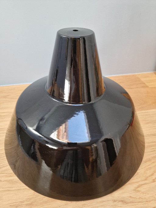Zwarte emaille hanglamp kap Louis Poulsen? – hanglampen, Metal (photo 2 of 6)