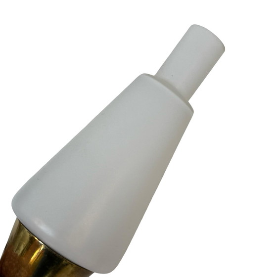 Image 1 of Atomic Age / Mid Century Modern - Driepoot lamp met wit gesatineerd glazen kap op messing poten