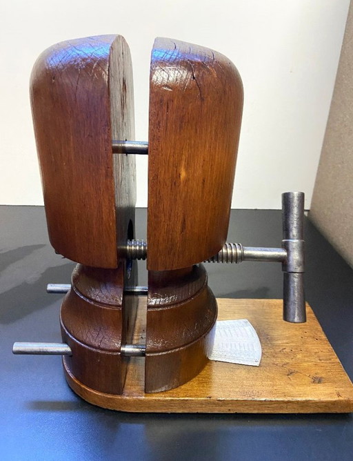 Antieke mal, vorm-, spreid-, span- en vormgereedschap, hoedenmakersgereedschap, begin 1900