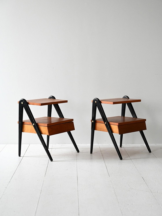 Image 1 of Paire de tables de nuit scandinaves des années 1960 avec détails noirs