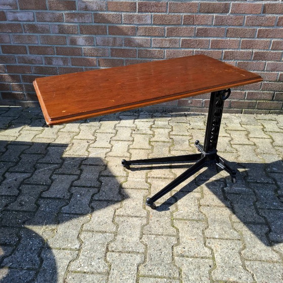 Image 1 of Tavolo industriale antico - Legno e metallo - Altezza regolabile