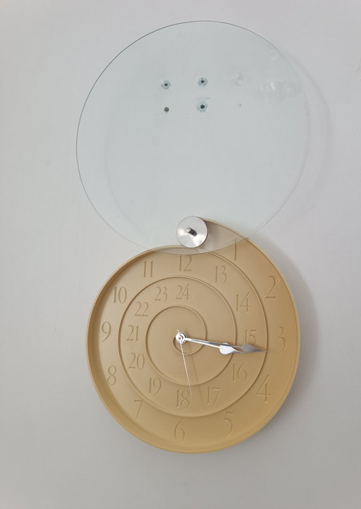 Nautilus clock by Oscar Tusquets for Mobles 114 1995