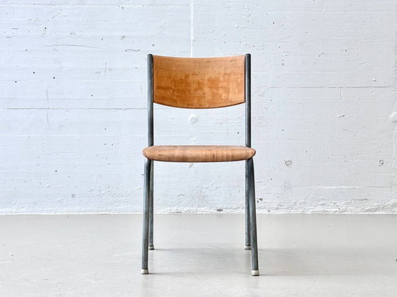 Image 1 of Set van 6 stapelbare Embru stalen buisstoelen in industrieel design, jaren 60.