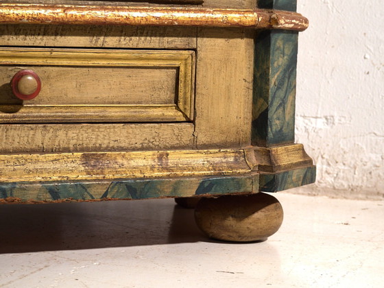 Antiker barocker bemalter Kleiderschrank aus Kiefer – Österreichisch-Ungarische Monarchie, Jahr 1794 (photo 26 of 40)