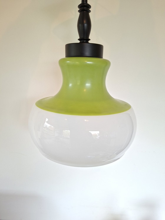 Image 1 of Belle lampe opaline vintage verte et blanche