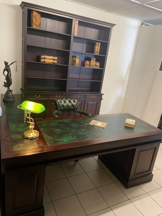 Image 1 of La scrivania angolare 220x220 si abbina perfettamente al mogano noce teak