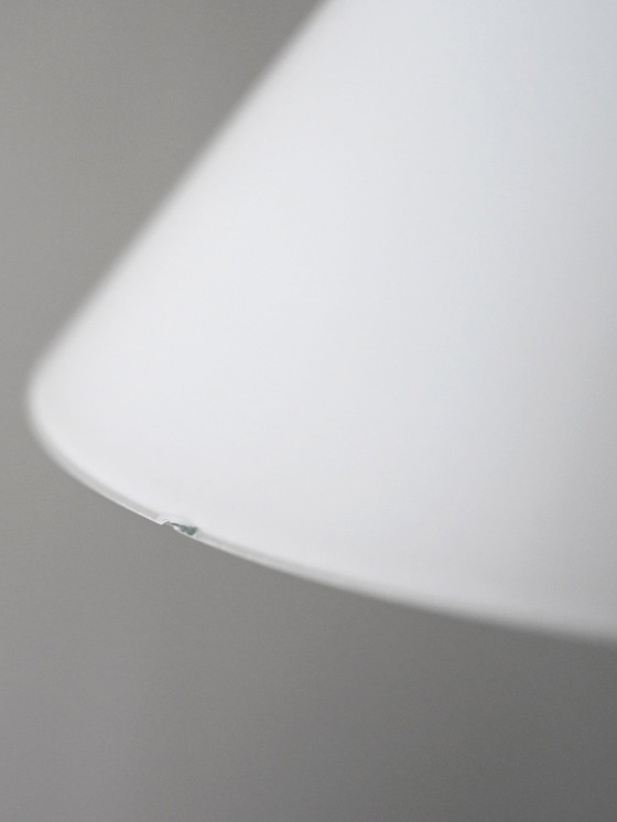 Image 1 of Scandinavische hanglamp uit 1950 van glas en messing