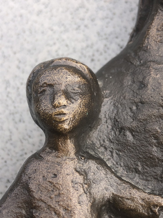 Image 1 of Bronzen beeldje moeder en kind