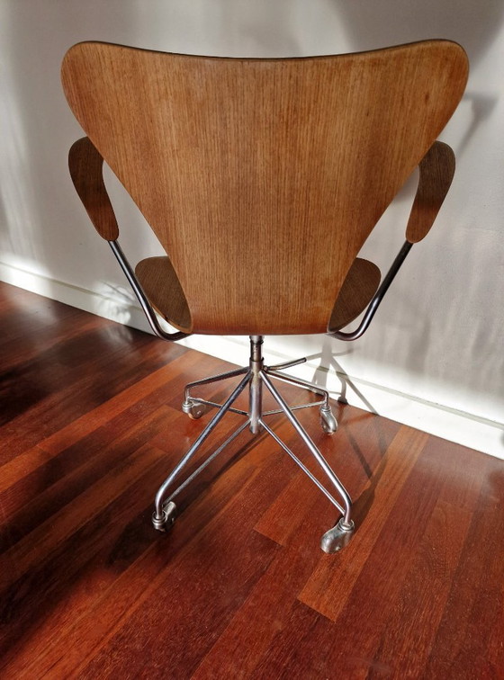 Image 1 of Sedia da scrivania girevole Early Edition modello 3217 di Arne Jacobsen per Fritz Hansen