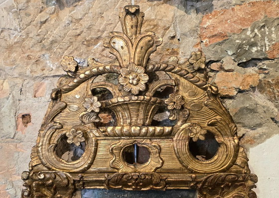 Image 1 of Regency period mirror with a carved and gilded wooden pediment – ​​18th century