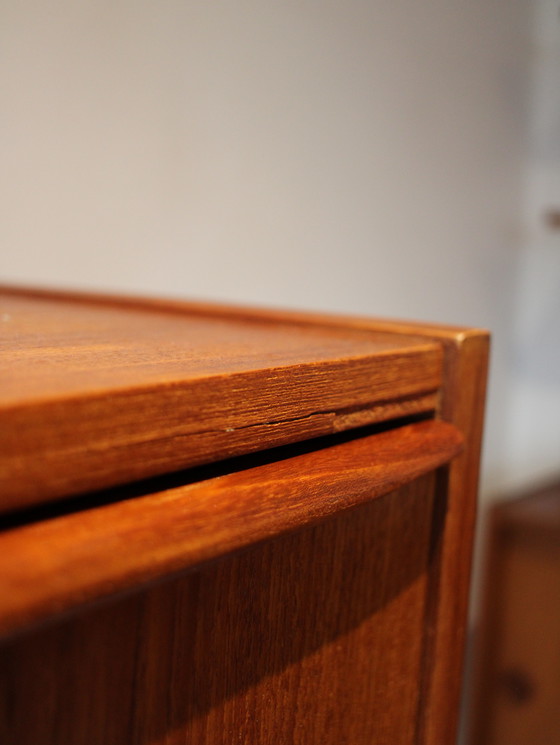 Image 1 of Commode vintage danoise en teck, étroite !