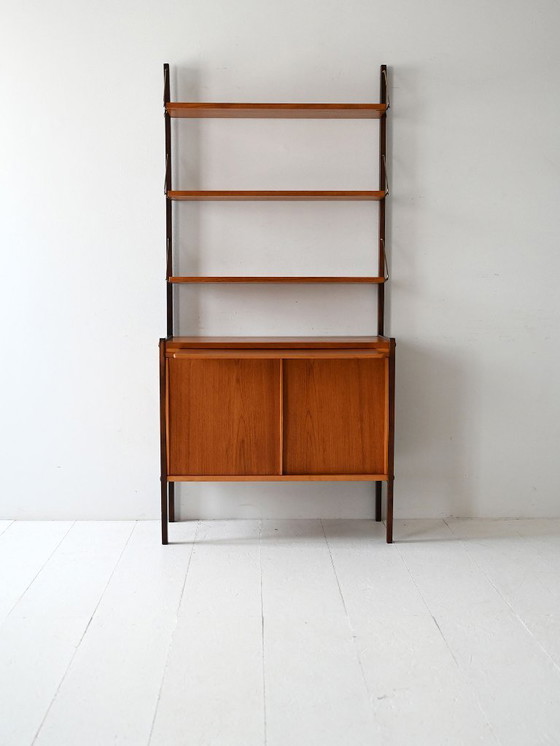 Image 1 of Bibliothèque scandinave vintage avec bureau coulissant et supports en laiton