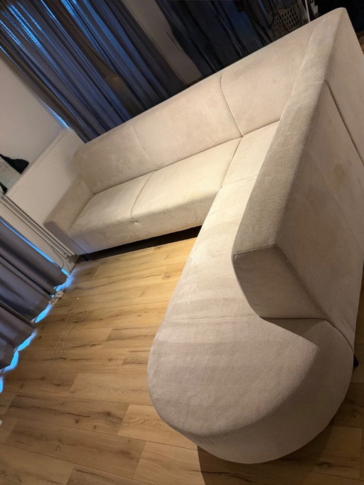 Sofá de salón color beige claro