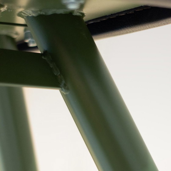 Image 1 of 1x panca industriale moderna di metà secolo per cavalli, metallo verde e pelle nera