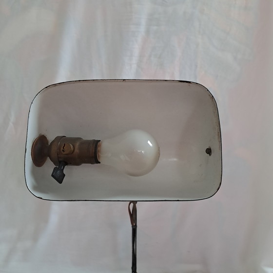 Image 1 of Schaco G1285 Notarlampe, zweiarmig, Emaille-Schirm aus den 1920er Jahren