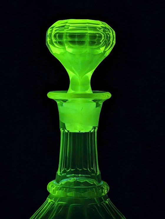 Image 1 of Decantador antiguo de cristal "con nervaduras planas" al estilo de Carlos X / Luis Felipe (circa 1830-1850)