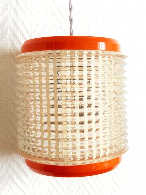 Space Age Orange Pendant Lamp 1970 – Plastic, Vintage (photo 6 of 11)