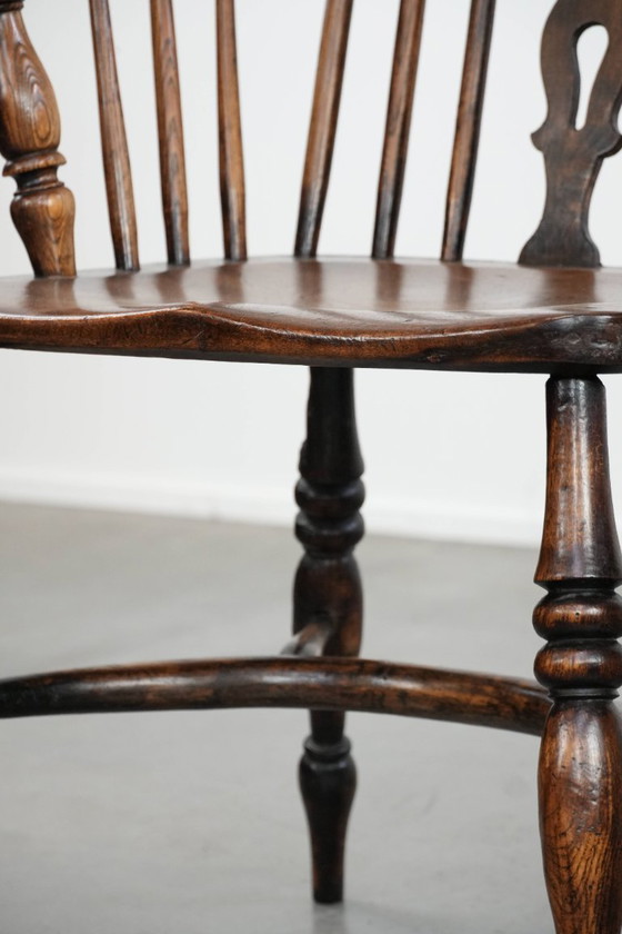 Image 1 of 2 antike Windsor-Stühle mit Charakter und schöner Farbgebung