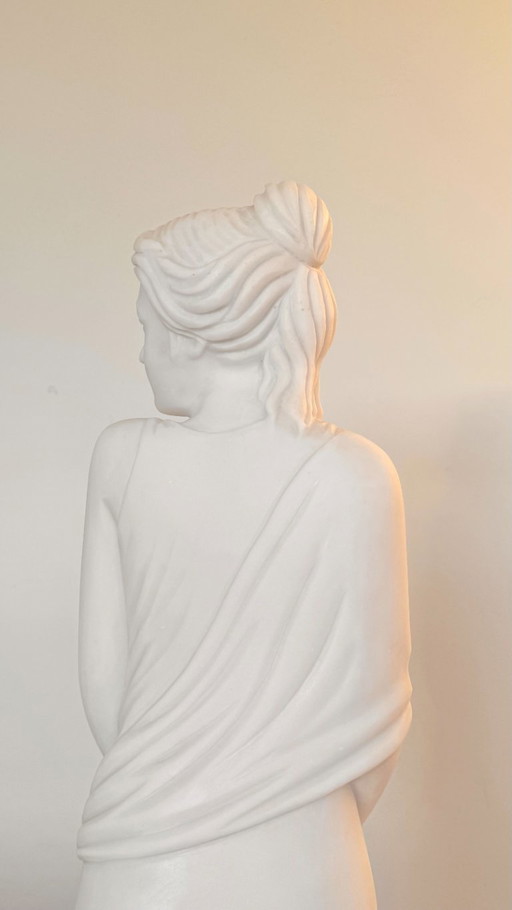 Figura femminile, figura in piedi