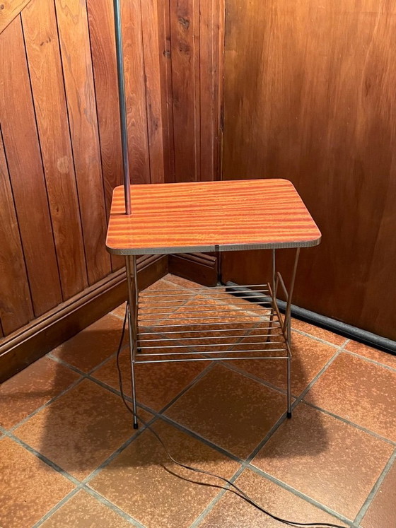 Mid-Century, draaibare Vloerlamp met geïntegreerde bijzettafel, jaren 60 – Vloerlampen, Messing (photo 37 of 37)
