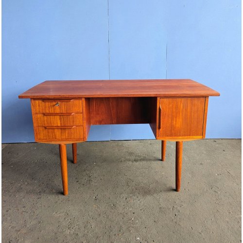 Scrivania vintage autoportante in teak, Danimarca anni '60