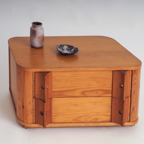 Image 1 of Armario de madera de pino Aran de Jordi Vilanova i Bosch