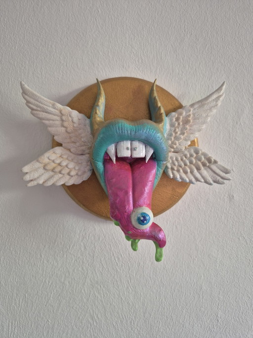 Bella bocca surreale con ali, parassita grazioso, decorazione murale colorata