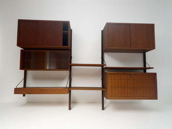 Image 1 of Sistema original Poul Cadovius Royal en teca: un raro sistema modular de pared danés moderno, Dinamarca, década de 1960.