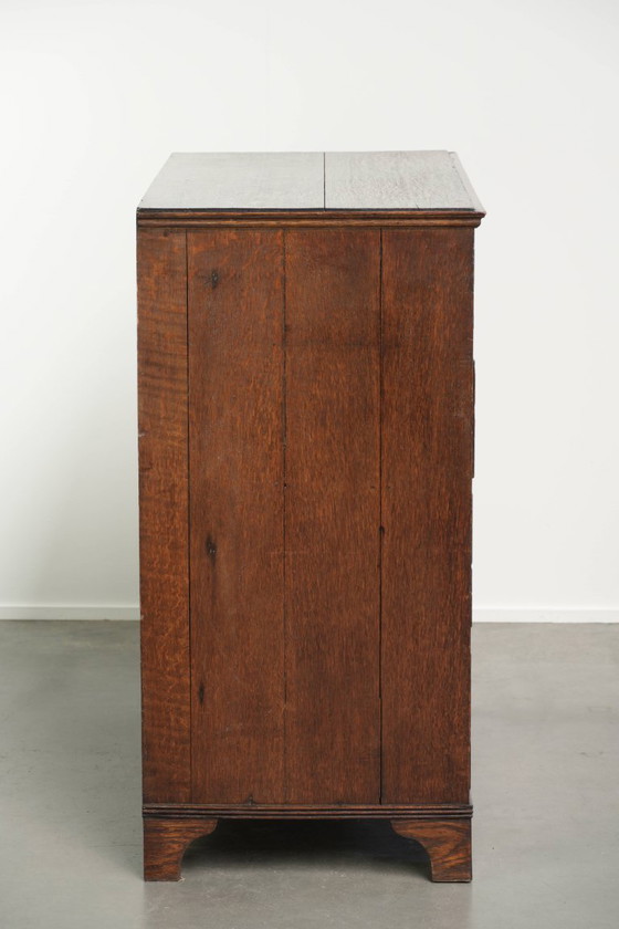 Beautiful Large Colorful English 18th Century Chest of Drawers/Commode with a Beautiful Patina – Wood (photo 4 of 13)