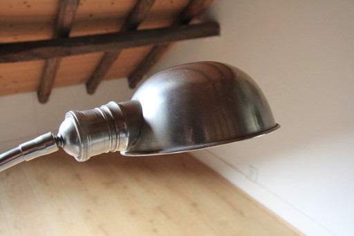 Lampadaire chromé réglable sur pied de style Bauhaus fa Flamant